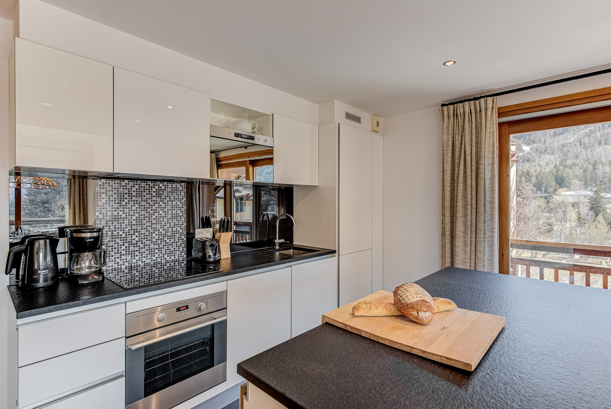 Apartment-Deuxieme-Alpes-Travel-April-2025-WEB-14