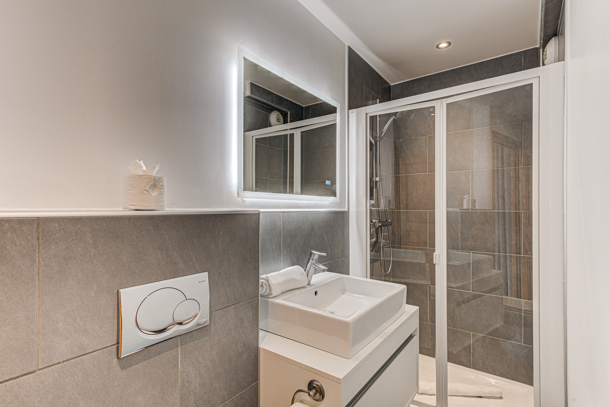 Apartment-Deuxieme-Alpes-Travel-April-2025-WEB-33