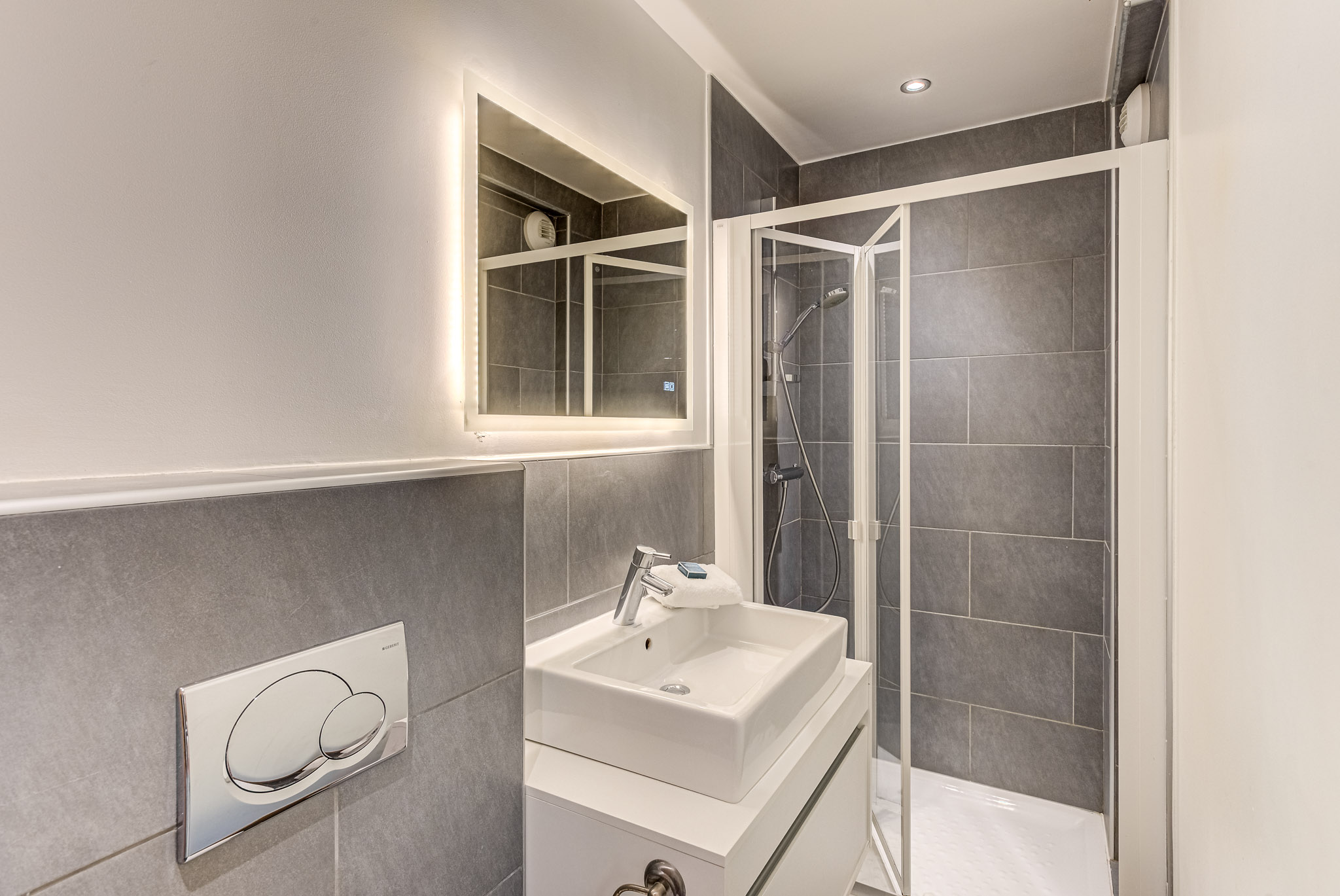 Apartment-Deuxieme-Alpes-Travel-April-2025-WEB-41