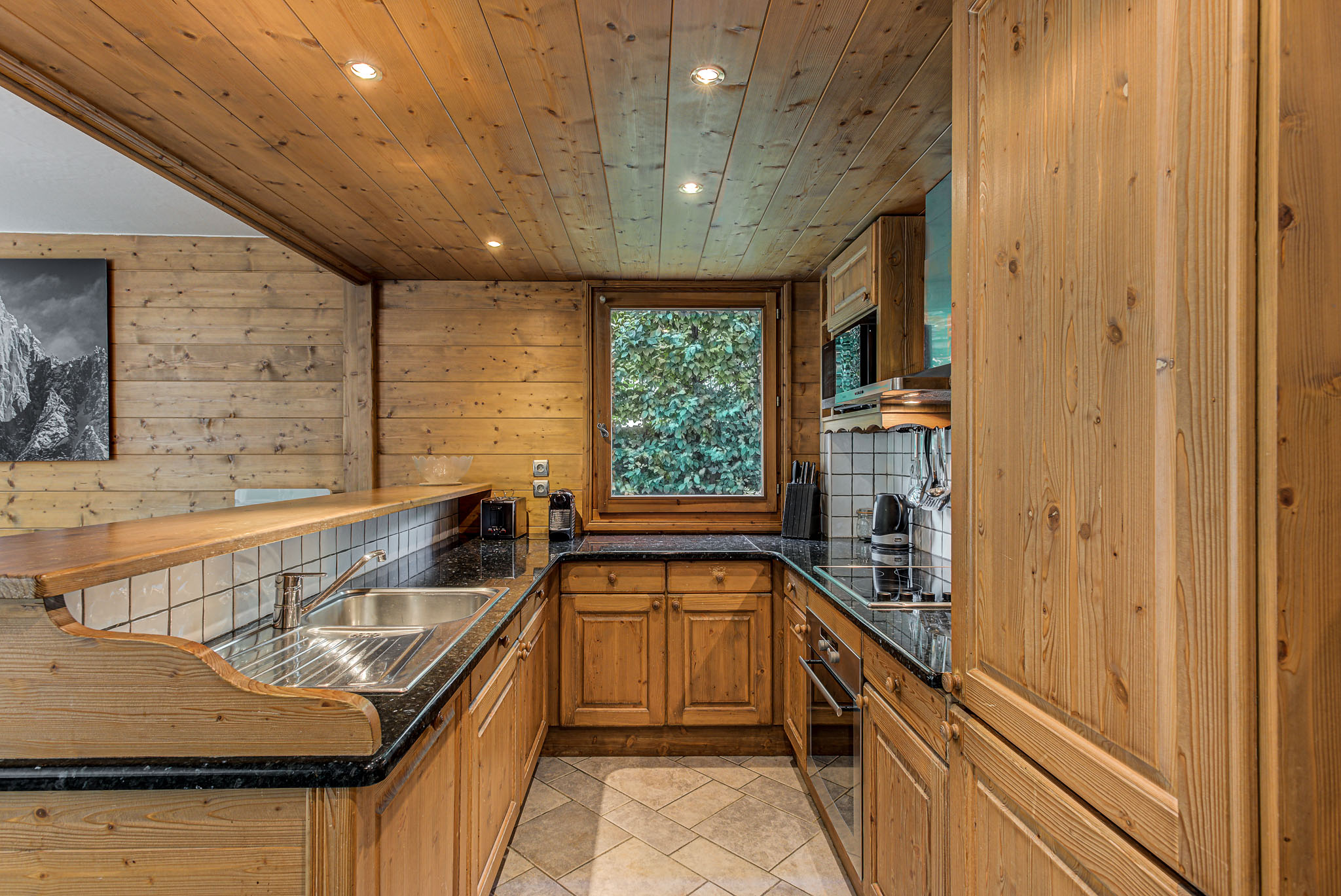 Apartment-Villa-Vallet-2-Chamonix-Centre-Alpes-Travel-01