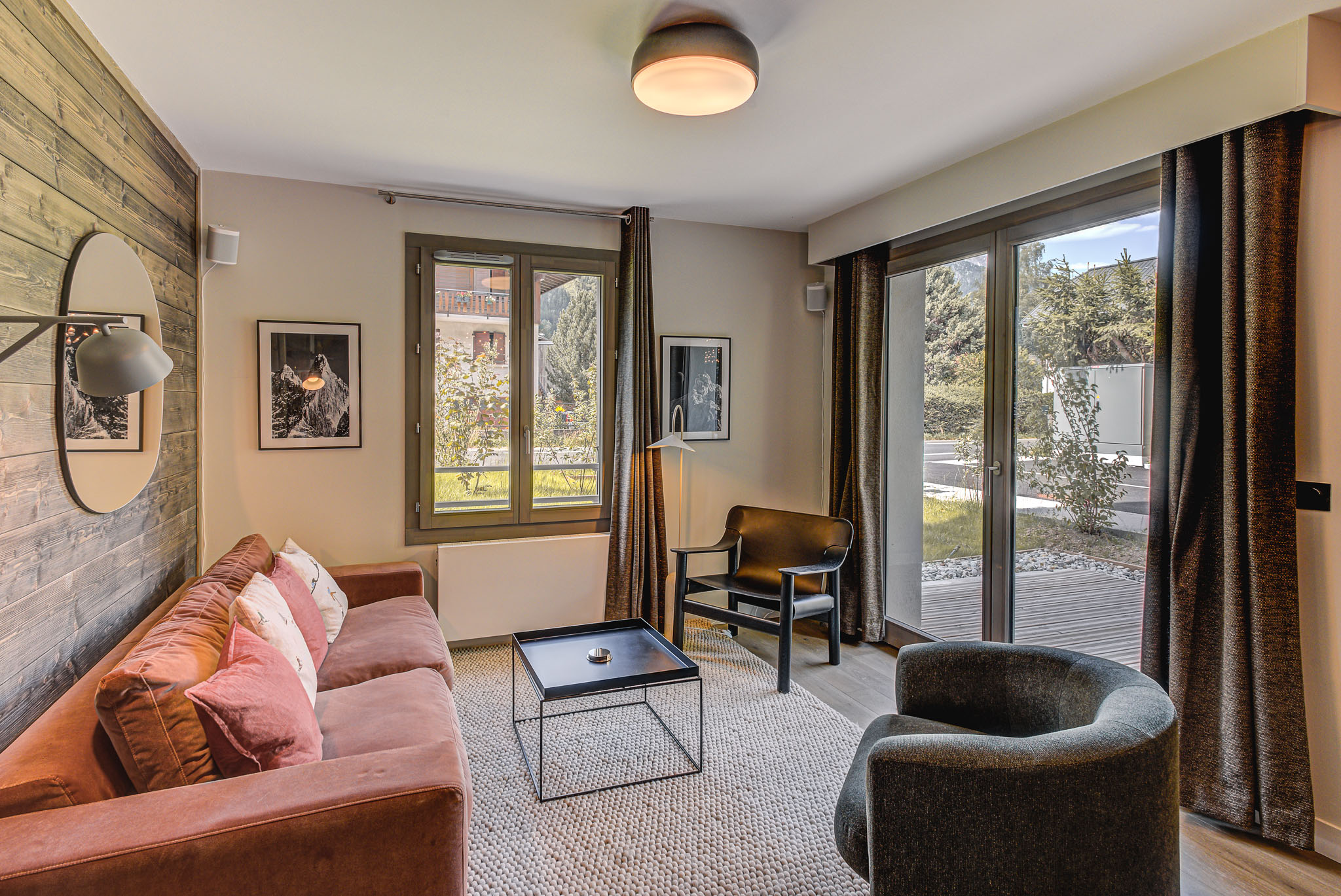 White-Pearl-A05-Alpes-Travel-Chamonix-Centre-10