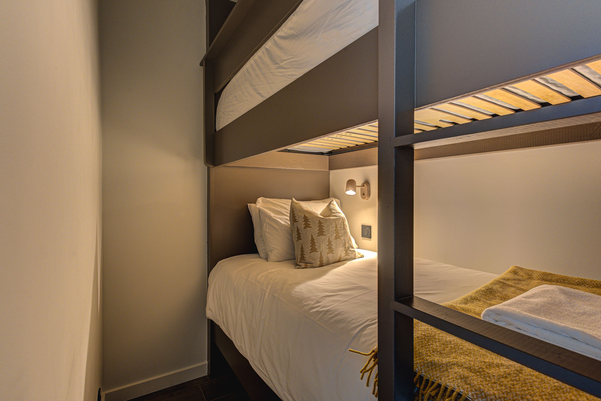 White-Pearl-A05-Alpes-Travel-Chamonix-Centre-29