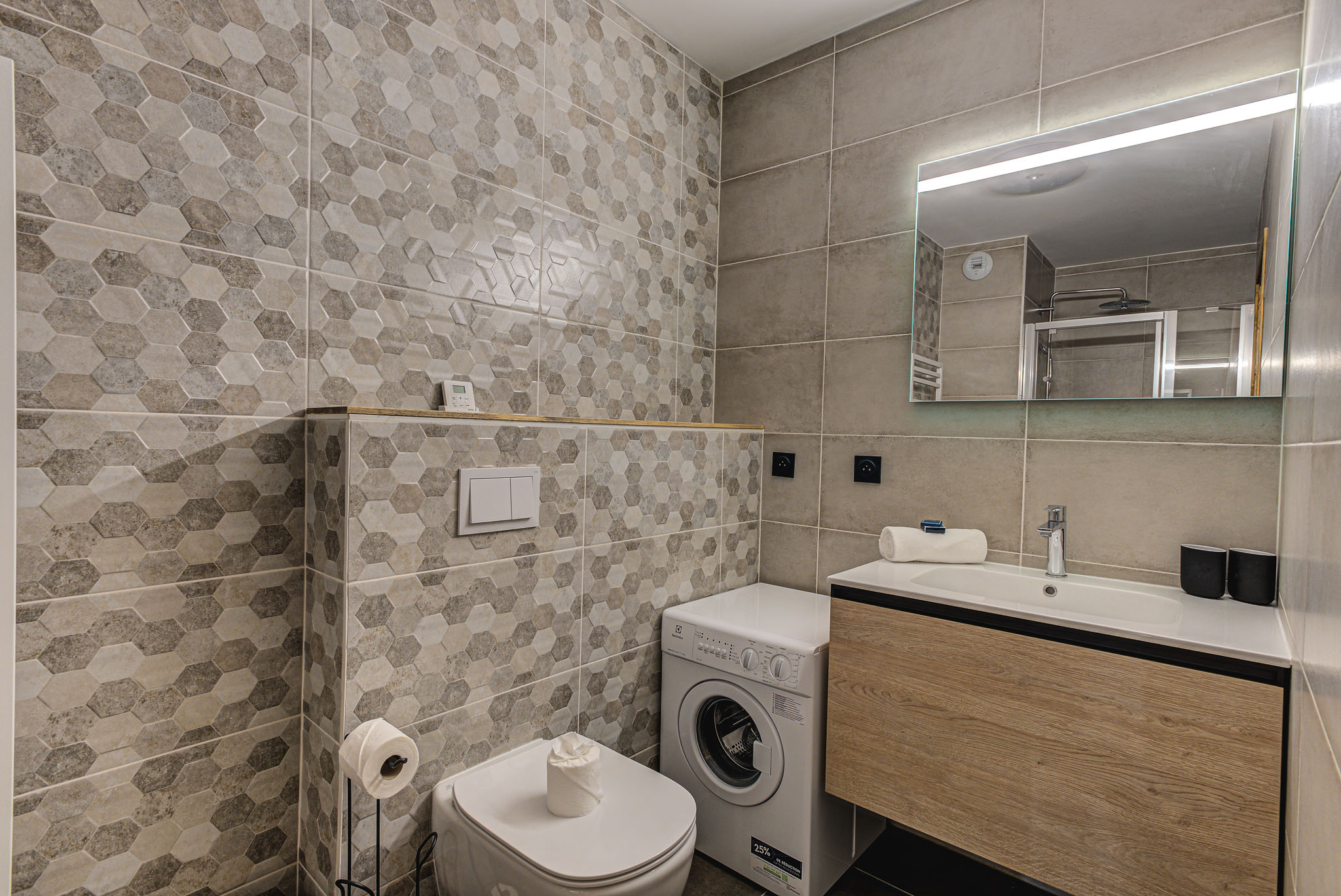 White-Pearl-A05-Alpes-Travel-Chamonix-Centre-33