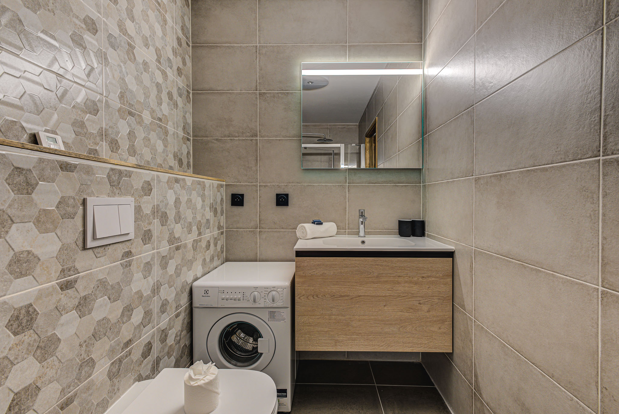 White-Pearl-A05-Alpes-Travel-Chamonix-Centre-37