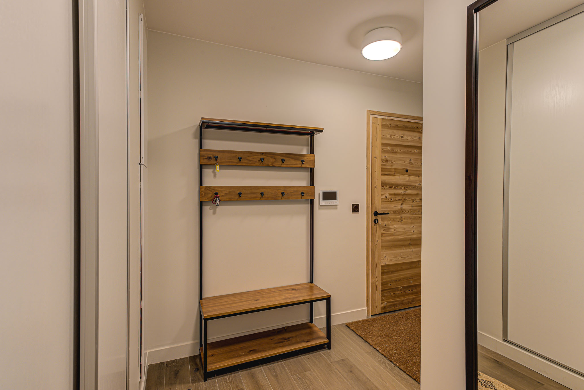 White-Pearl-A05-Alpes-Travel-Chamonix-Centre-38