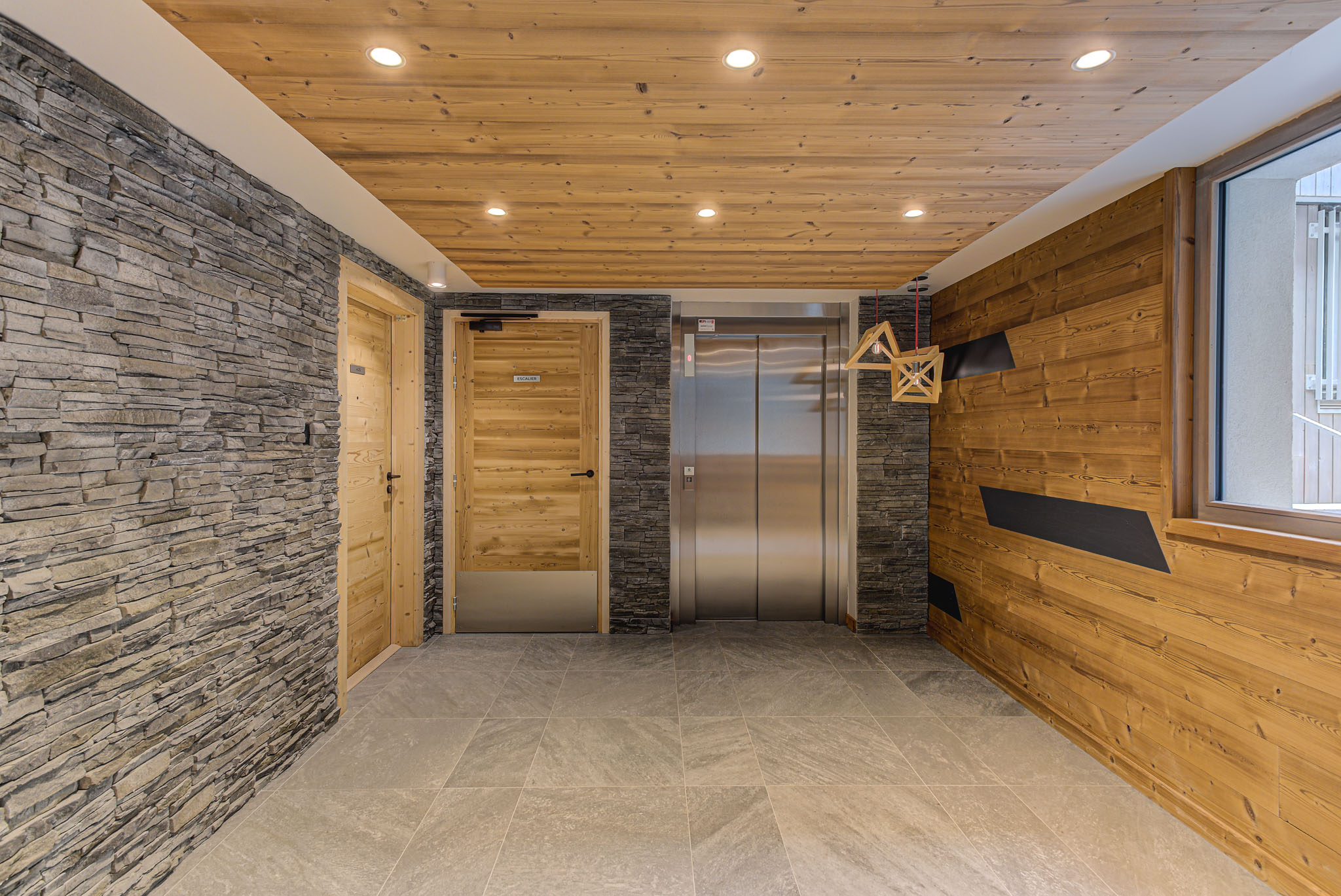 White-Pearl-A05-Alpes-Travel-Chamonix-Centre-41