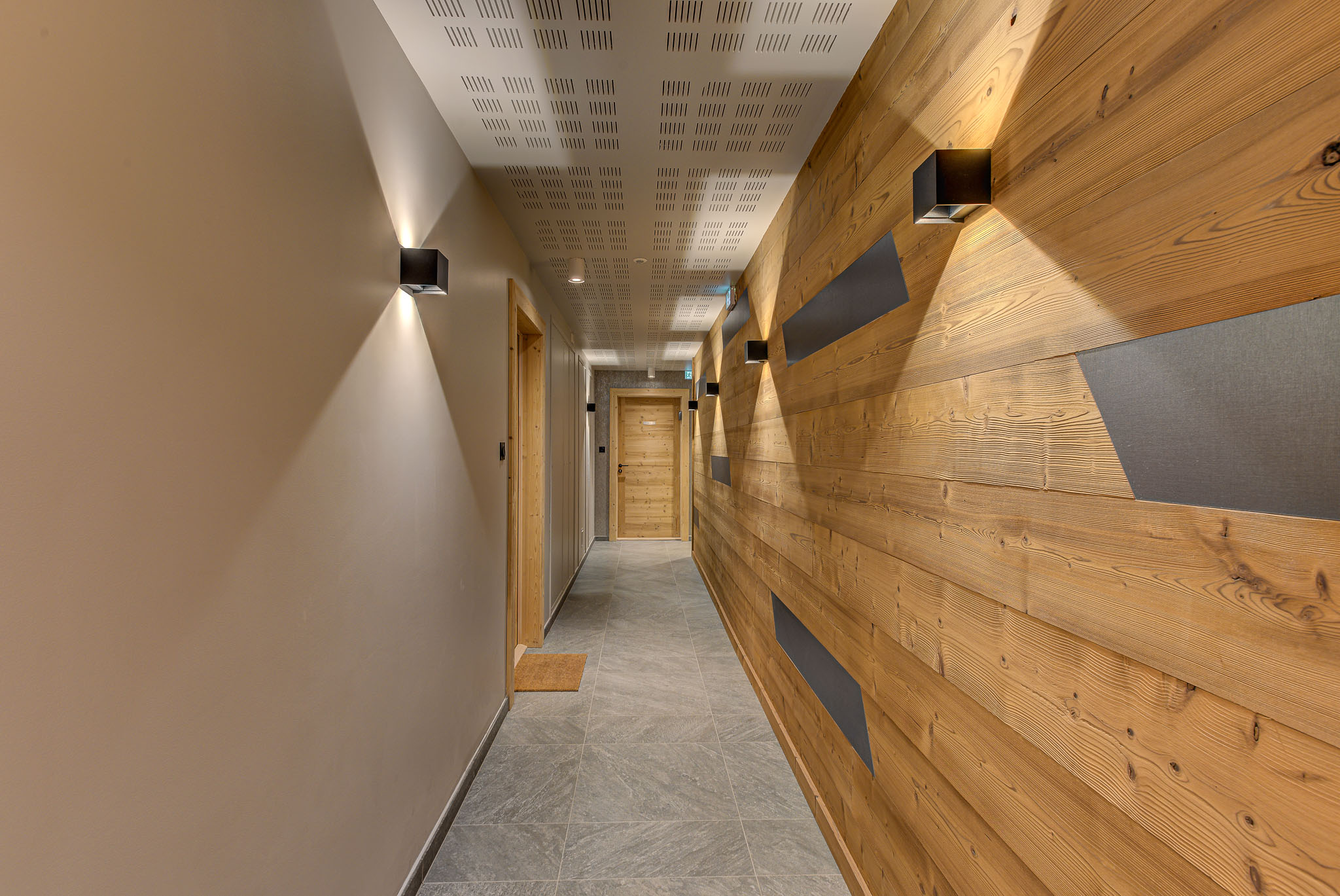 White-Pearl-A05-Alpes-Travel-Chamonix-Centre-42