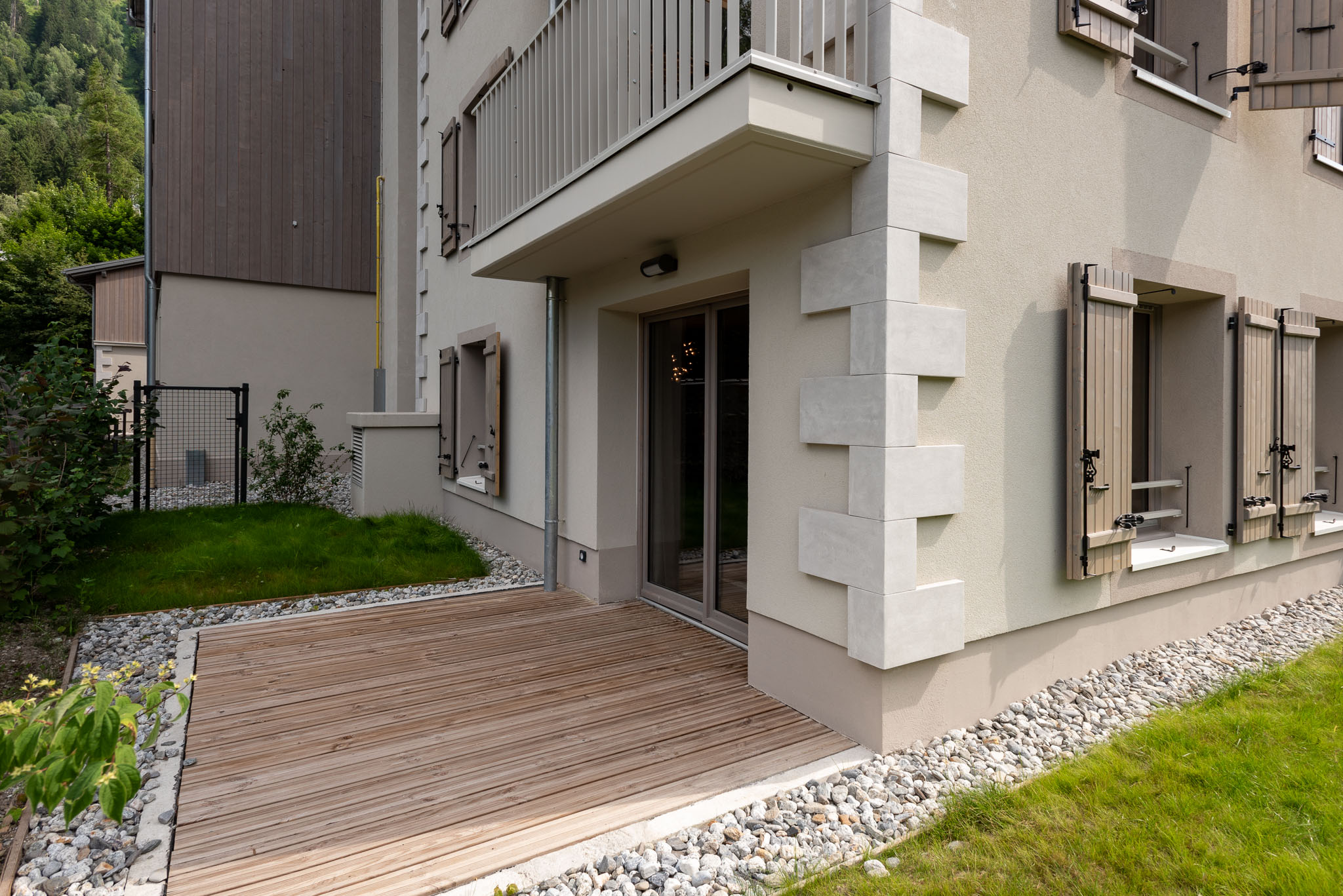 White-Pearl-A05-Alpes-Travel-Chamonix-Centre-49