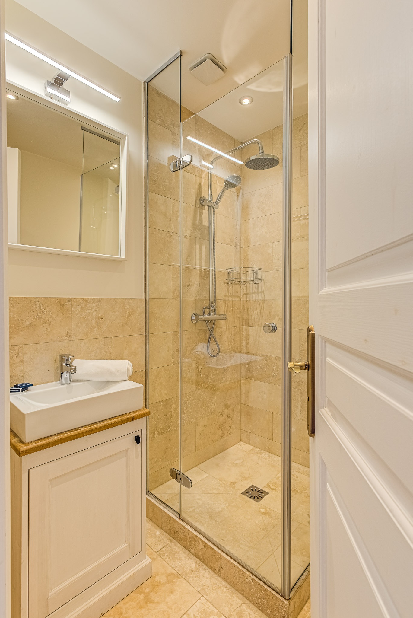 Apartment-Avenue-du-Midi-Alpes-Travel-Chamonix-19