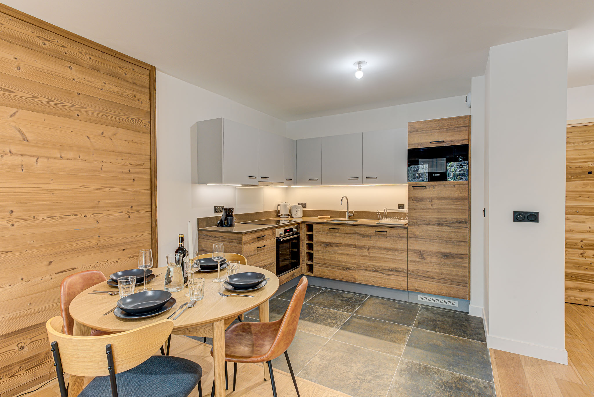 White-Peral-A03-Alpes-Travel-Chamonix-17