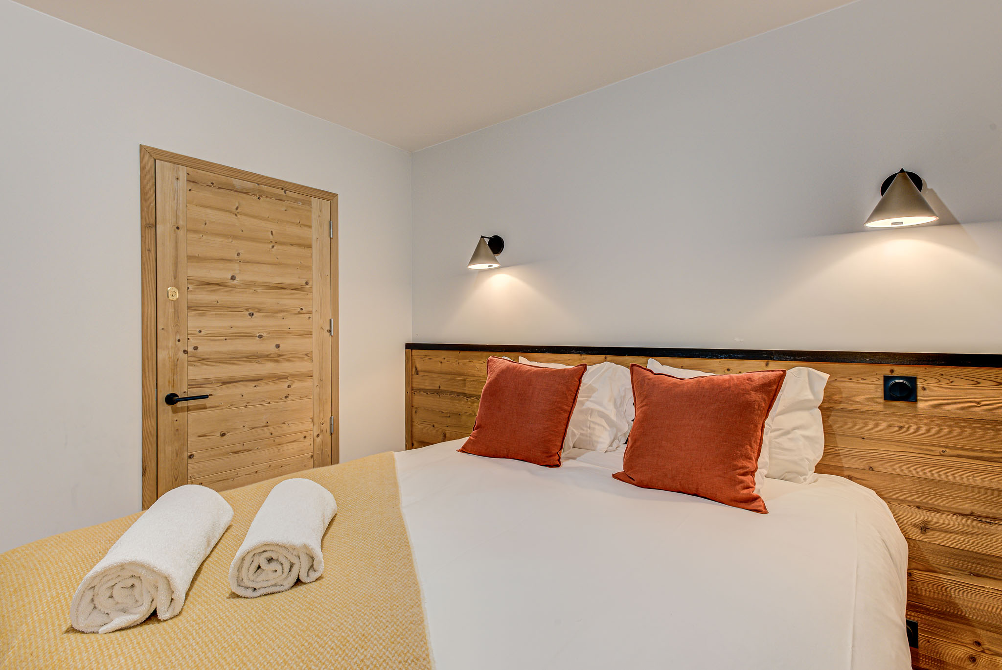 White-Peral-A03-Alpes-Travel-Chamonix-28