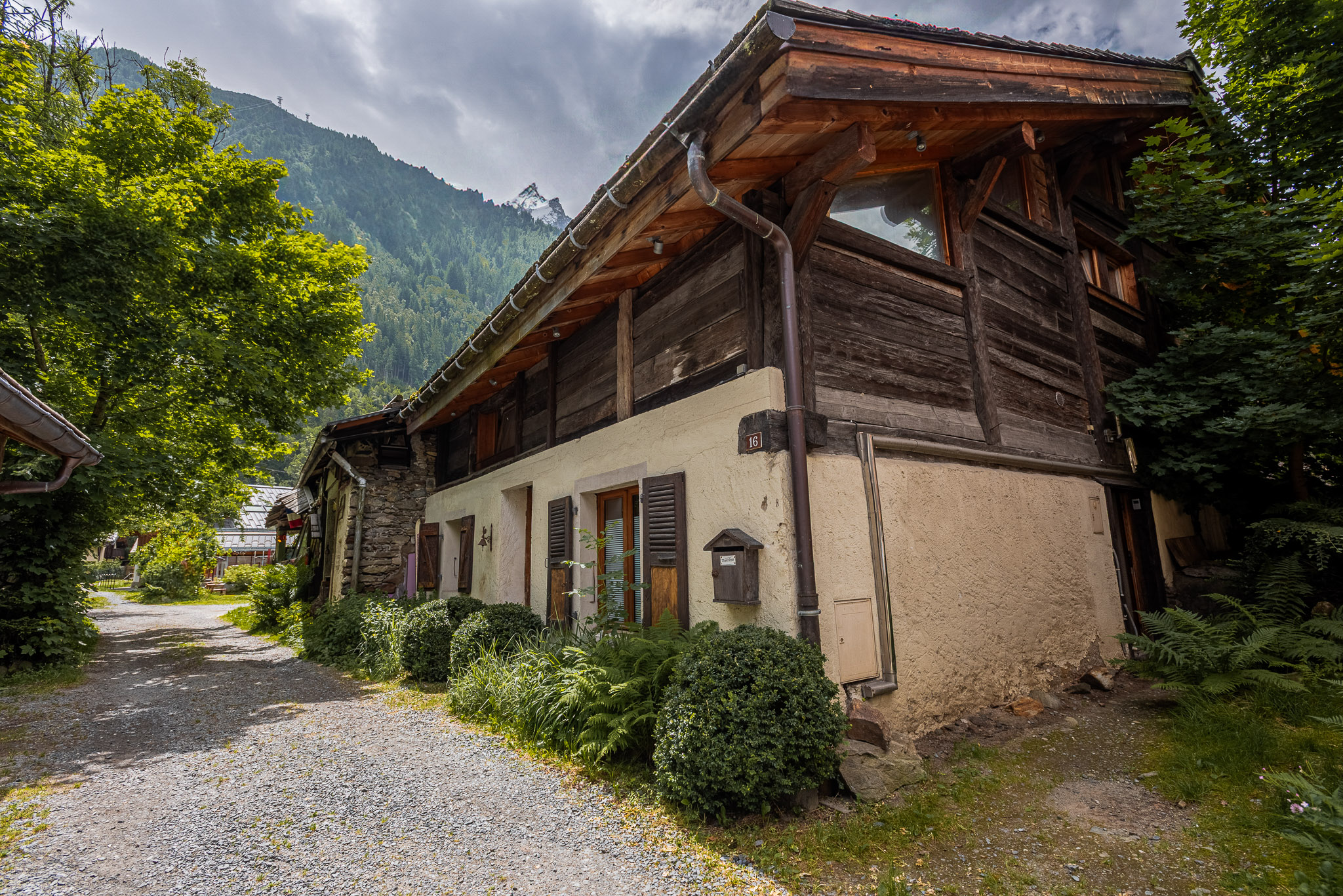 Chalet-Pele-Alpes-Travel-02