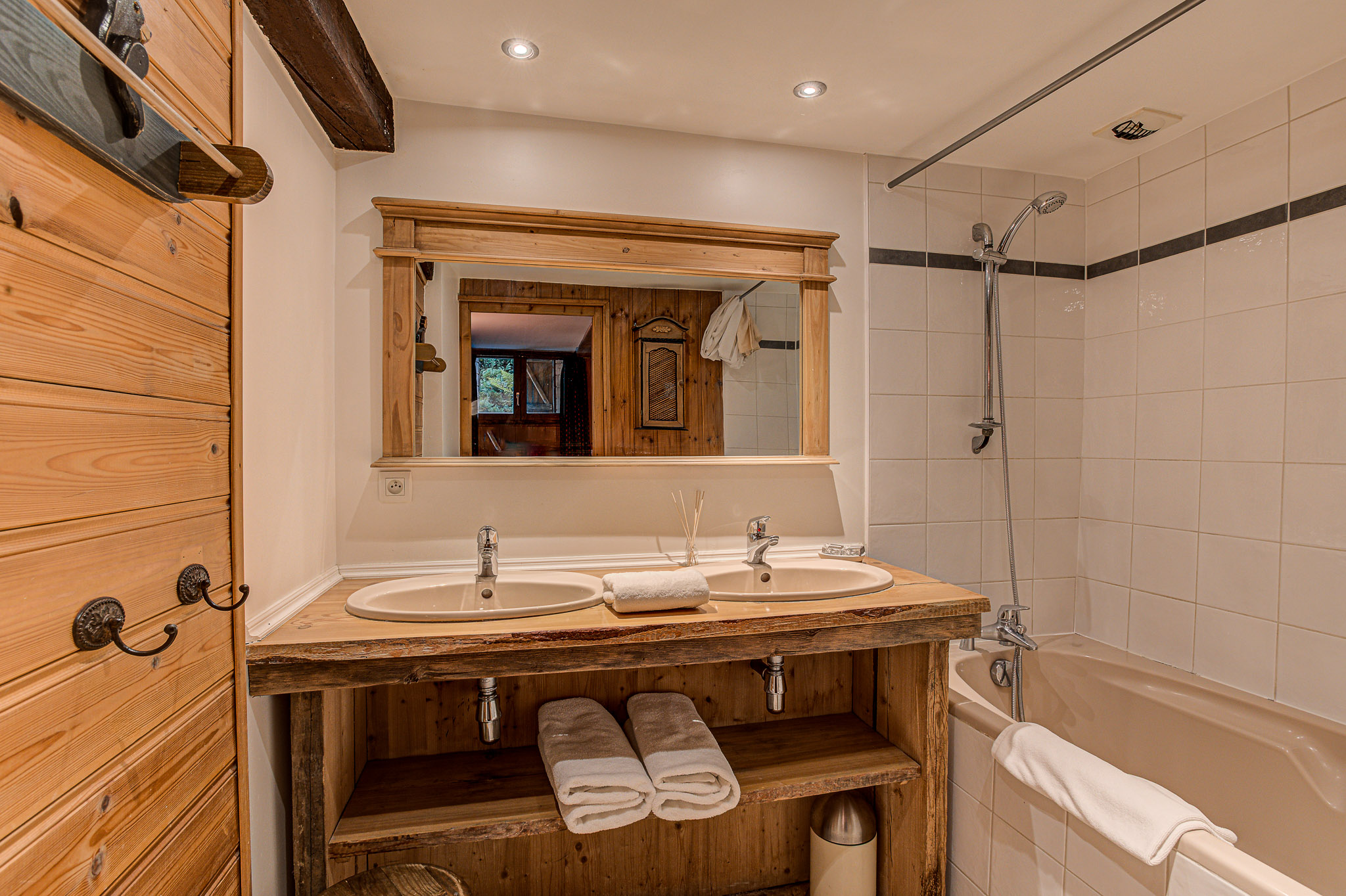 Chalet-Pele-Alpes-Travel-32