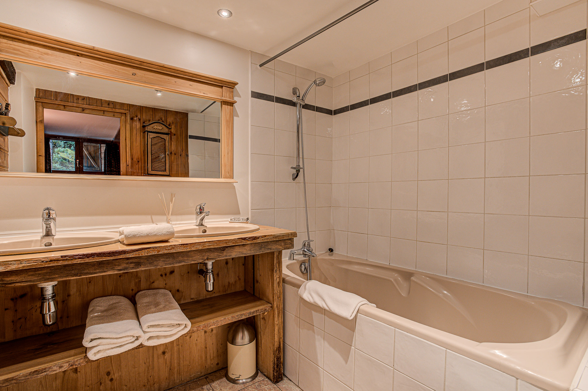 Chalet-Pele-Alpes-Travel-33