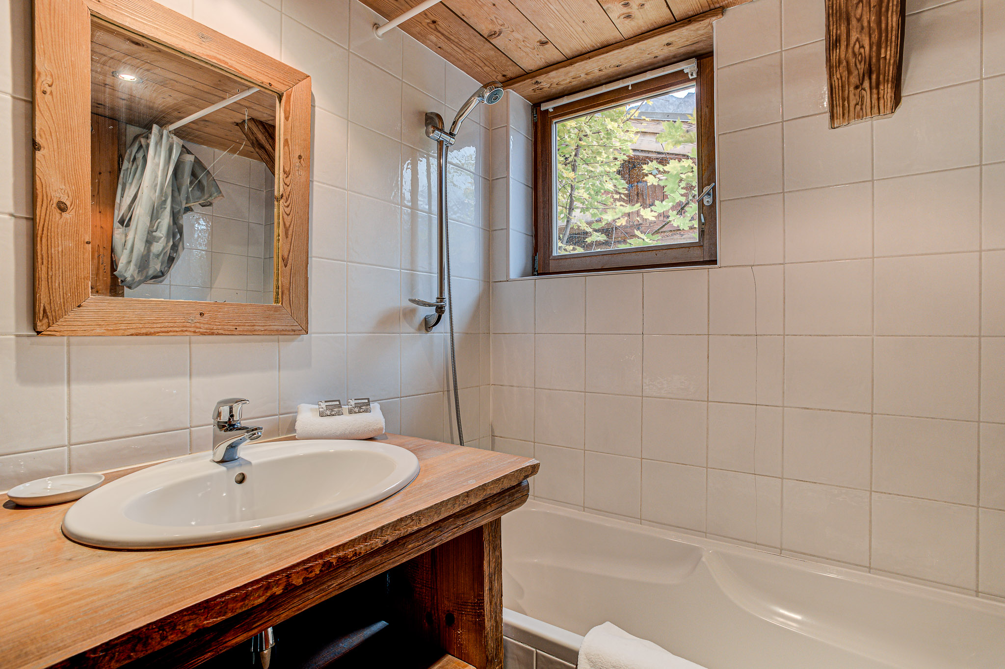 Chalet-Pele-Alpes-Travel-40